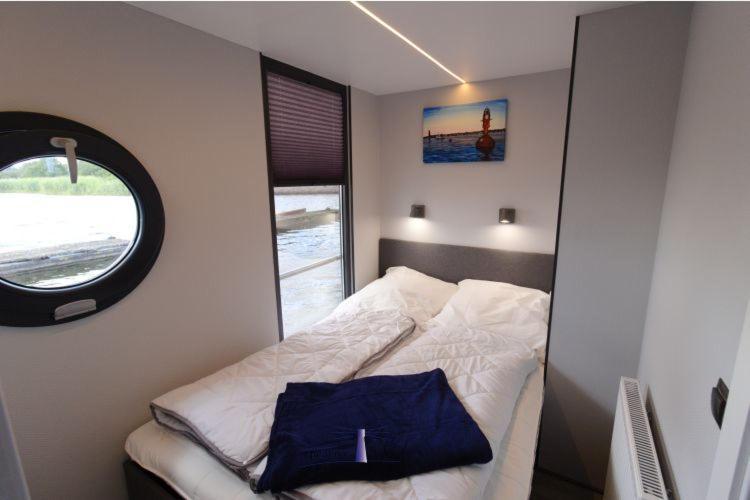 Hausboot Fjord Aries Mit Dachterrasse In Schleswig Hotel Ngoại thất bức ảnh