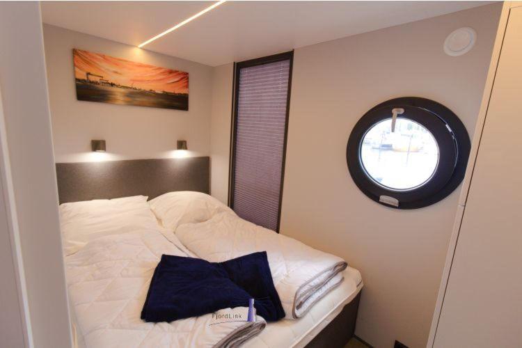 Hausboot Fjord Aries Mit Dachterrasse In Schleswig Hotel Ngoại thất bức ảnh
