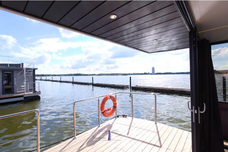 Hausboot Fjord Aries Mit Dachterrasse In Schleswig Hotel Ngoại thất bức ảnh