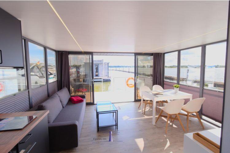 Hausboot Fjord Aries Mit Dachterrasse In Schleswig Hotel Ngoại thất bức ảnh
